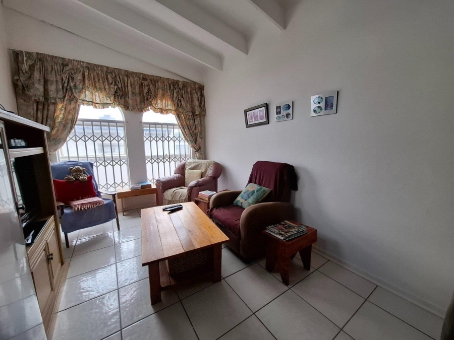 4 Bedroom Property for Sale in Wavecrest Eastern Cape